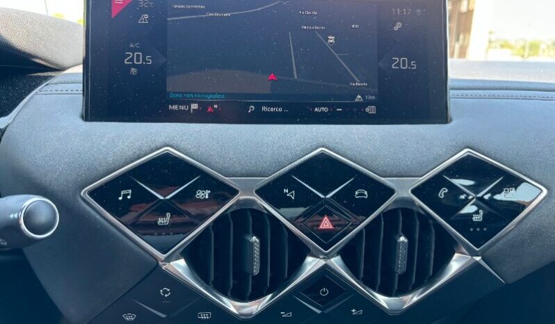 DS DS 3 2ª serie DS 3 Crossback PureTech 155 aut. So Chic pieno