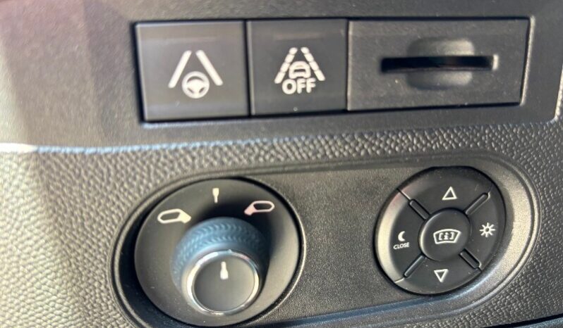 DS DS 3 2ª serie DS 3 Crossback PureTech 155 aut. So Chic pieno