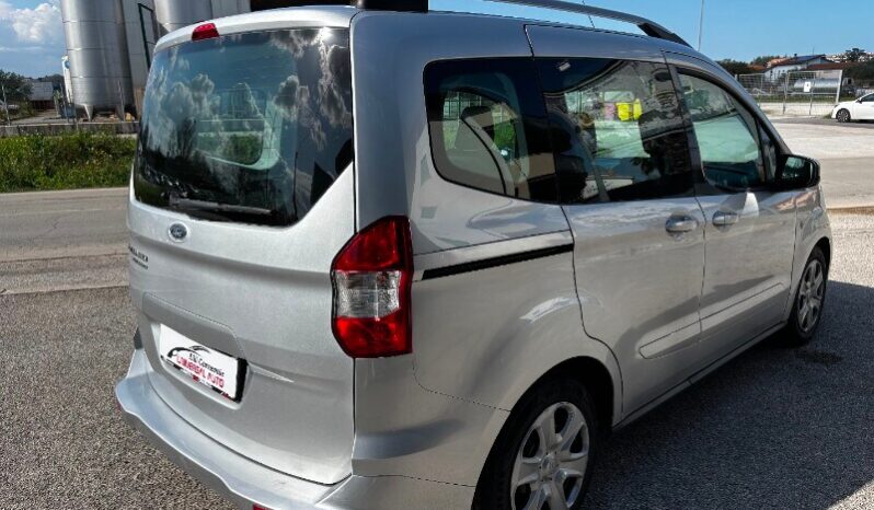 FORD Tourneo Courier 1ªs Tourneo Courier 1.5 TDCI 75 CV Plus pieno