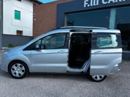 FORD Tourneo Courier 1ªs Tourneo Courier 1.5 TDCI 75 CV Plus pieno
