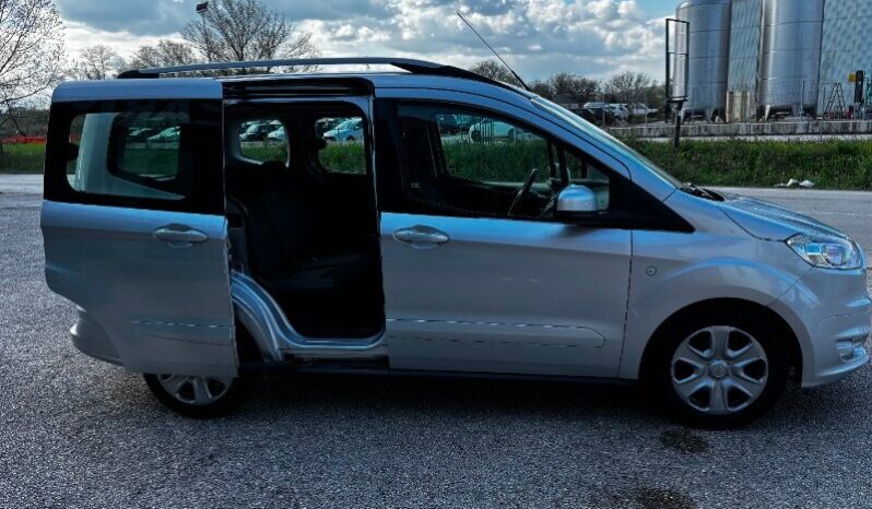 FORD Tourneo Courier 1ªs Tourneo Courier 1.5 TDCI 75 CV Plus pieno