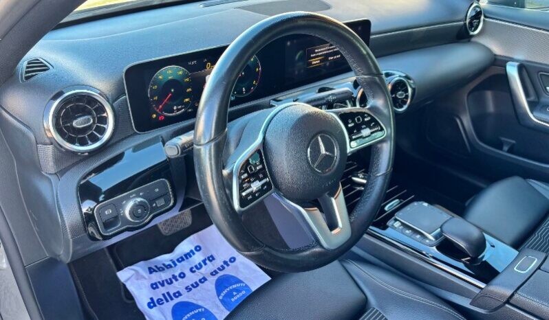 MERCEDES Classe A     (V177) A 180 d Automatic Business Extra pieno
