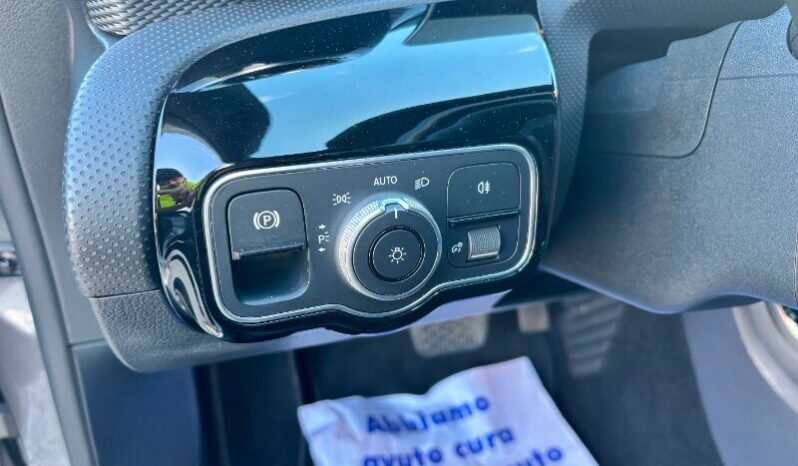 MERCEDES Classe A     (V177) A 180 d Automatic Business Extra pieno