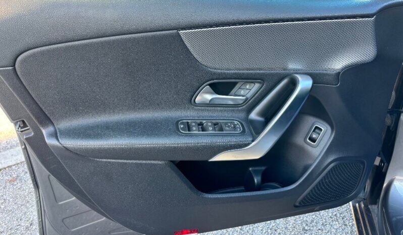 MERCEDES Classe A     (V177) A 180 d Automatic Business Extra pieno