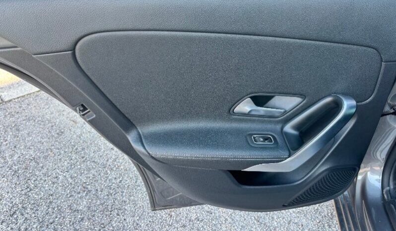 MERCEDES Classe A     (V177) A 180 d Automatic Business Extra pieno