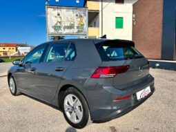 VOLKSWAGEN Golf 8ª serie Golf 1.0 eTSI EVO DSG Life pieno