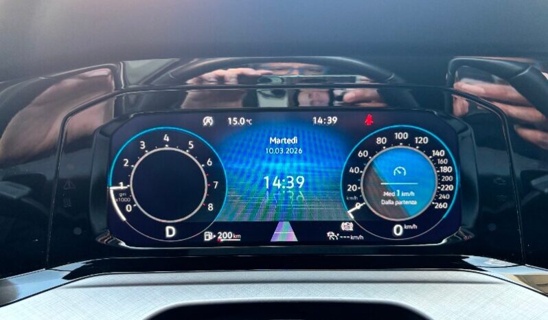 VOLKSWAGEN Golf 8ª serie Golf 1.0 eTSI EVO DSG Life pieno