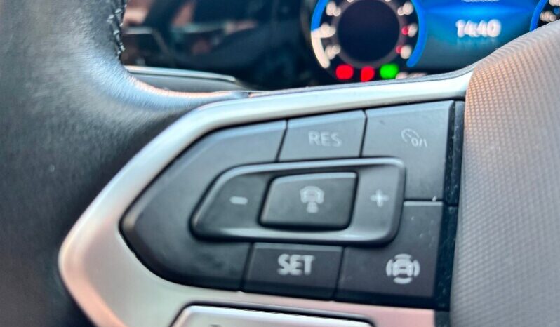 VOLKSWAGEN Golf 8ª serie Golf 1.0 eTSI EVO DSG Life pieno