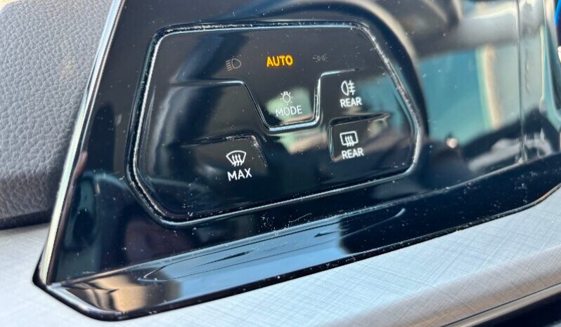 VOLKSWAGEN Golf 8ª serie Golf 1.0 eTSI EVO DSG Life pieno