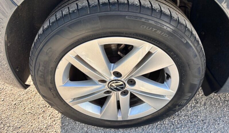 VOLKSWAGEN Golf 8ª serie Golf 1.0 eTSI EVO DSG Life pieno